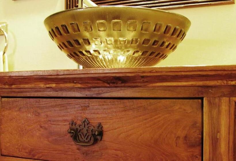 آپارتمان سوپریور 1 خوابه, Casa De Tres Lunas/house Of Three Moons