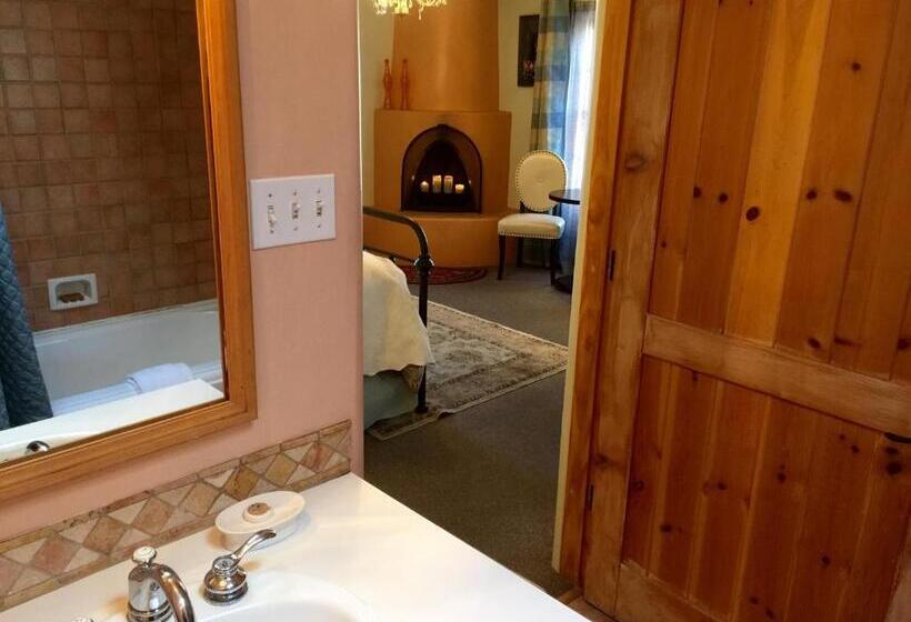 اتاق استاندارد با تخت بزرگ, Casa De Tres Lunas/house Of Three Moons