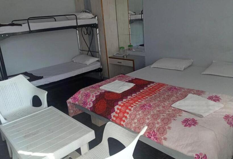 غرفة عائلية, P A Resort