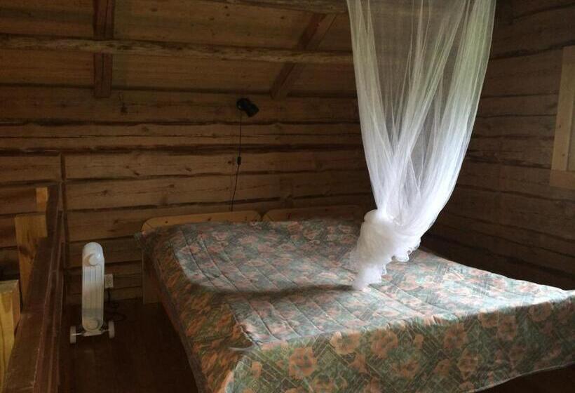 标准间, Hyvölän Talo