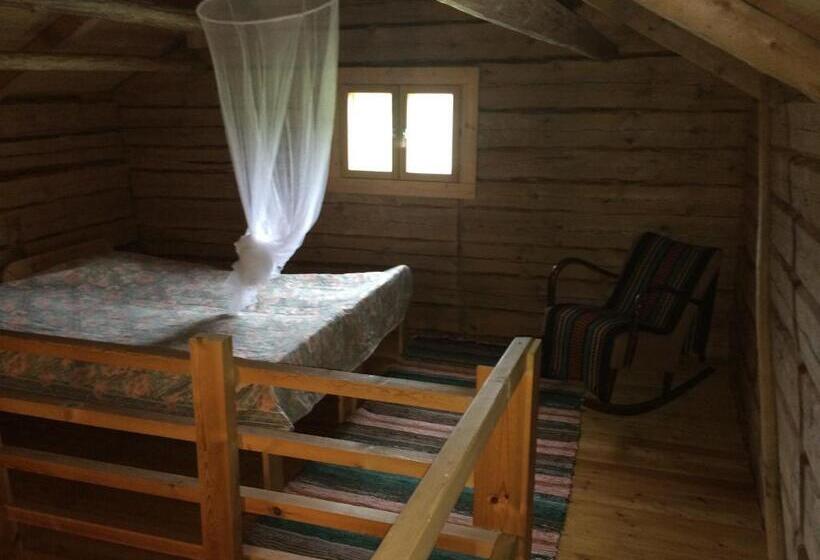 标准间, Hyvölän Talo