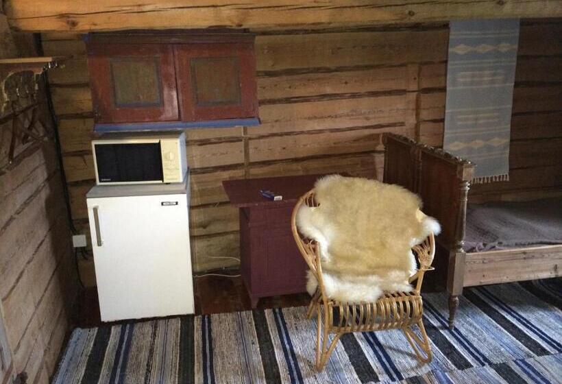 标准间, Hyvölän Talo