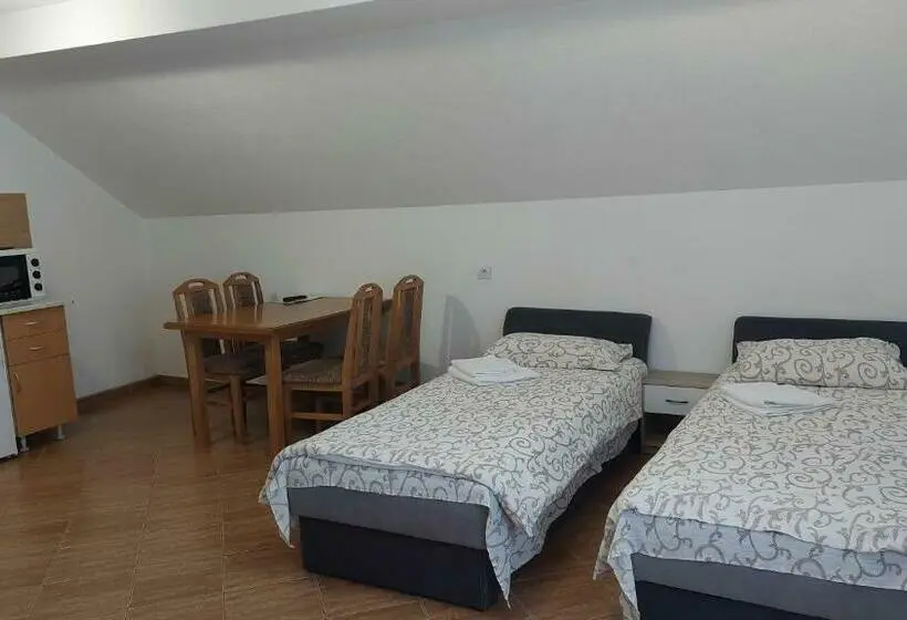 آپارتمان 1 خوابه با چشم‌انداز, Apartments Tatic