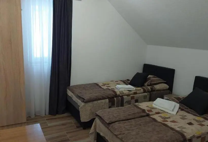 اتاق استاندارد سه نفره, Apartments Tatic