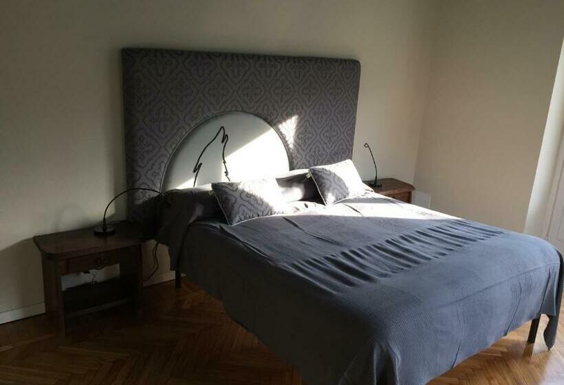 اتاق استاندارد با سرویس بهداشتی مشترک, Beaucoeur