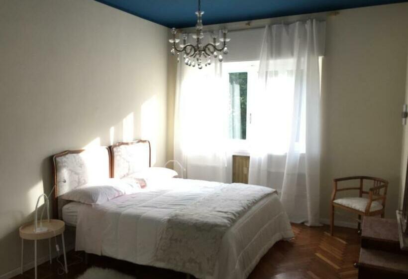 اتاق استاندارد با سرویس بهداشتی مشترک, Beaucoeur