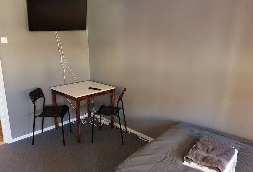 اتاق استاندارد با سرویس بهداشتی مشترک, Vandrarhem Uppsala Portalgatan