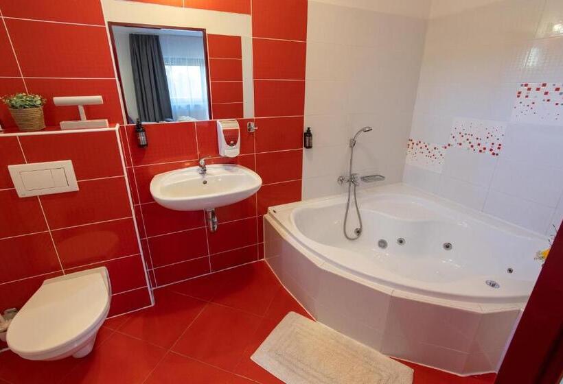 חדר דלוקס, Wellness & Restaurant U Fandy