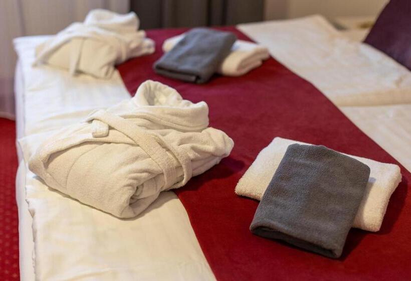 חדר דלוקס, Wellness & Restaurant U Fandy