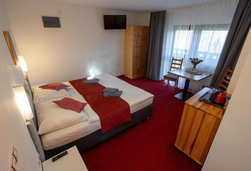 חדר סטנדרט עם מרפסת, Wellness & Restaurant U Fandy