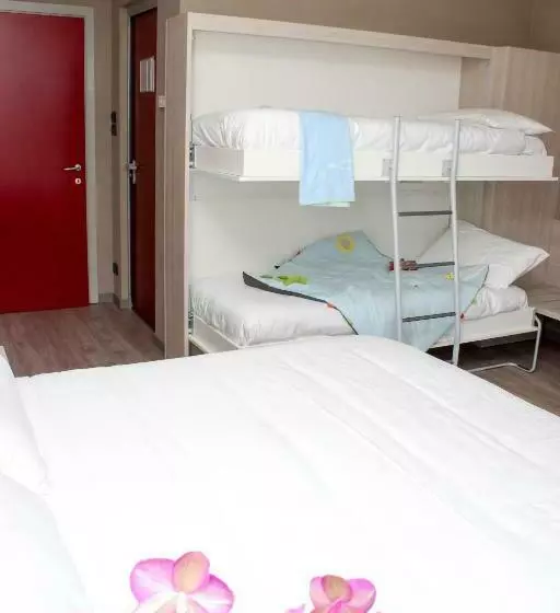 スタンダード４人部屋, Best Quality Hotel La Darsena