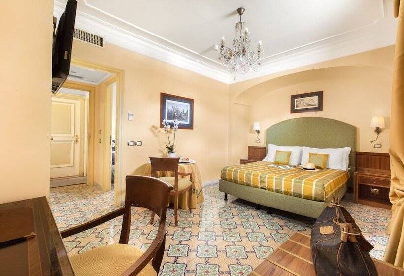 이코노미 룸, Antiche Mura