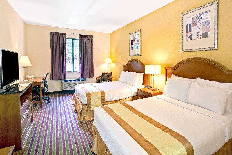 חדר סטנדרט לארבעה, Best Quality Hotel La Darsena