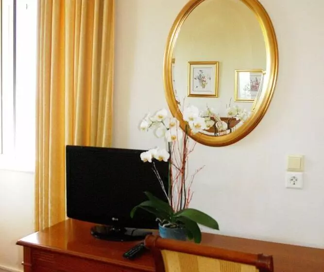 Chambre Standard, Cavalieri