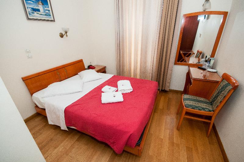 Chambre Economy, Cecil