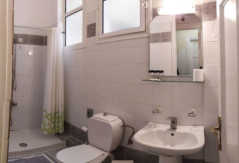 Chambre Triple Economy, Cecil