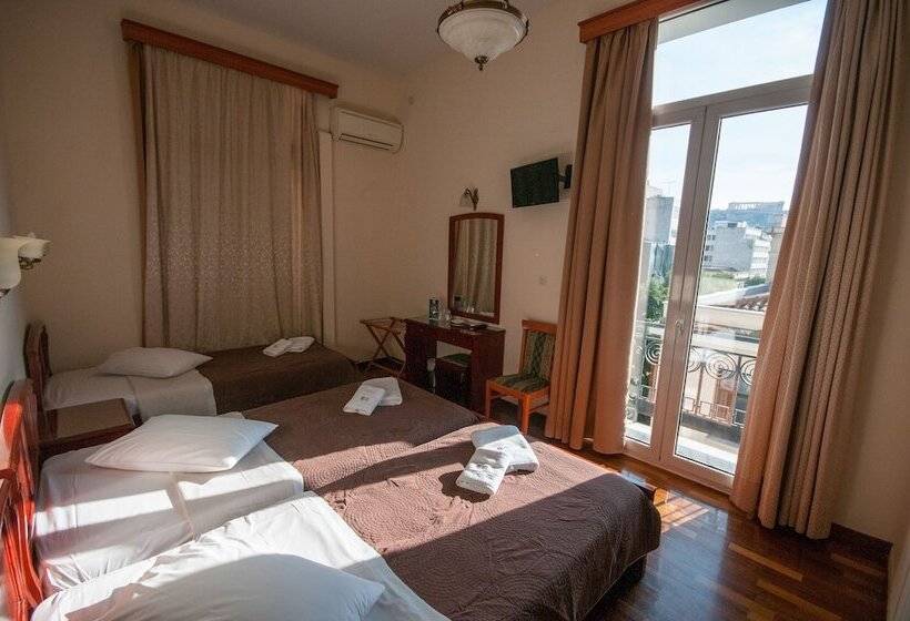 Chambre Triple Economy, Cecil