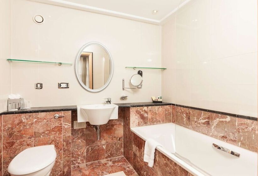 Superior Room, Courthouse Hotel London