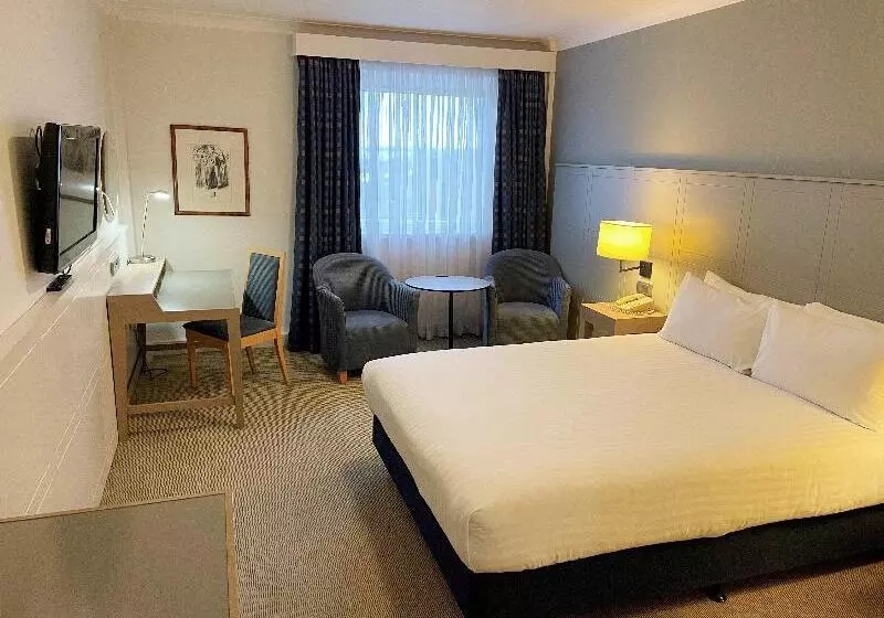 クイーンサイズベッドのスタンダードルーム, Holiday Inn Hull Marina, An Ihg