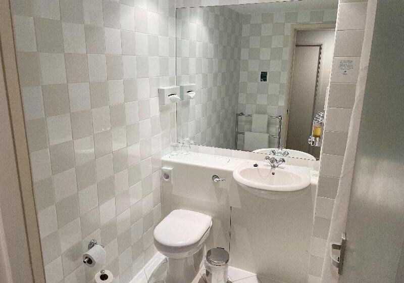 غرفة قياسية سرير ملكى, Holiday Inn Hull Marina, An Ihg