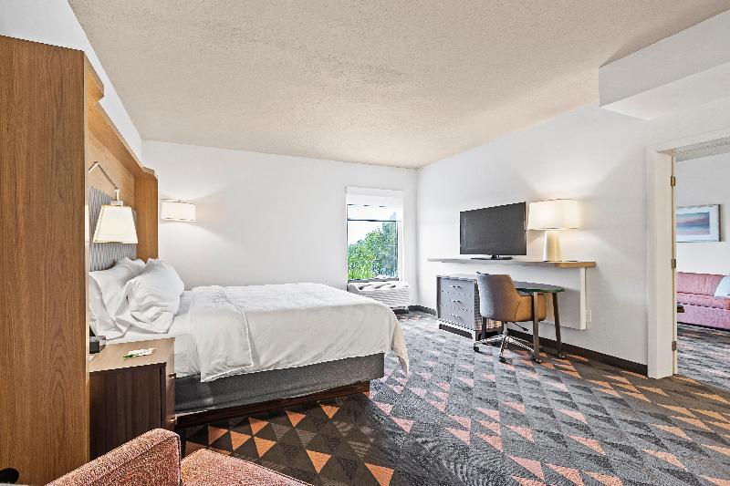 Люкс Адаптированный для Инвалидов, Holiday Inn St. Petersburg West, An Ihg