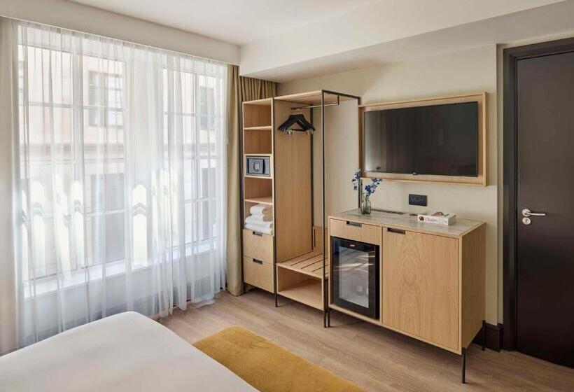 Номер Стандарт Кровать Кинг Адаптированный для Инвалидов, Hyatt Regency London Blackfriars