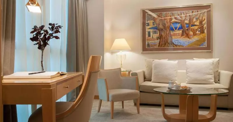 سوییت جونیور اجرایی, Melia Athens