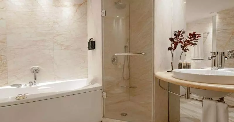 سوییت جونیور اجرایی, Melia Athens