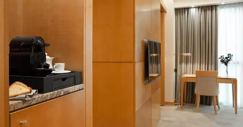 سوییت جونیور اجرایی, Melia Athens