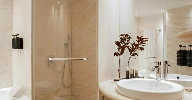 سوییت جونیور اجرایی, Melia Athens