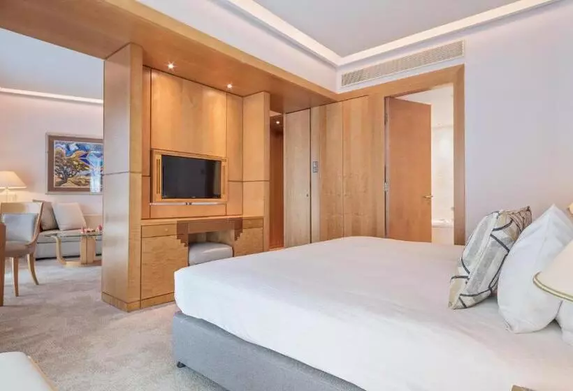 سوییت جونیور اجرایی, Melia Athens