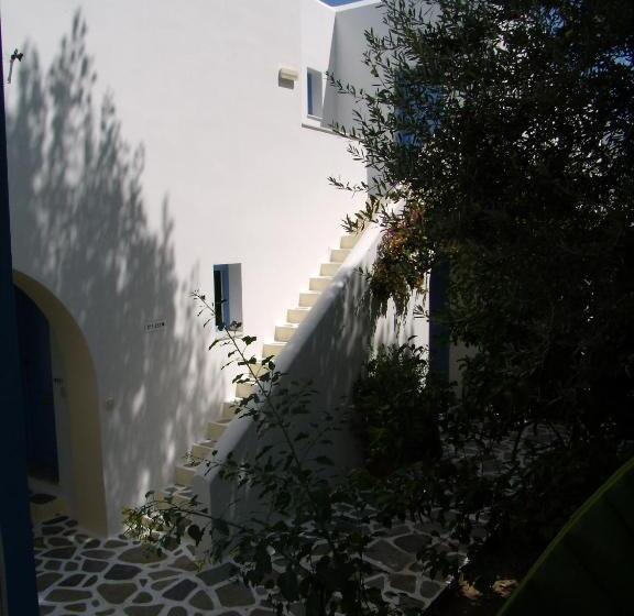 标准三人间, Panorama Paros