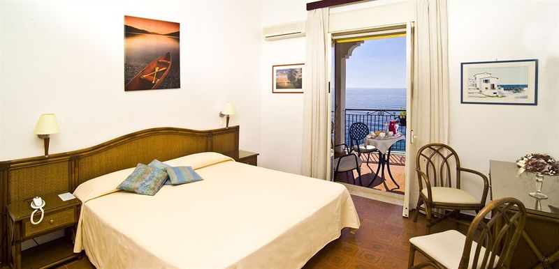 Triple Room Sea View, Park Hotel Silemi