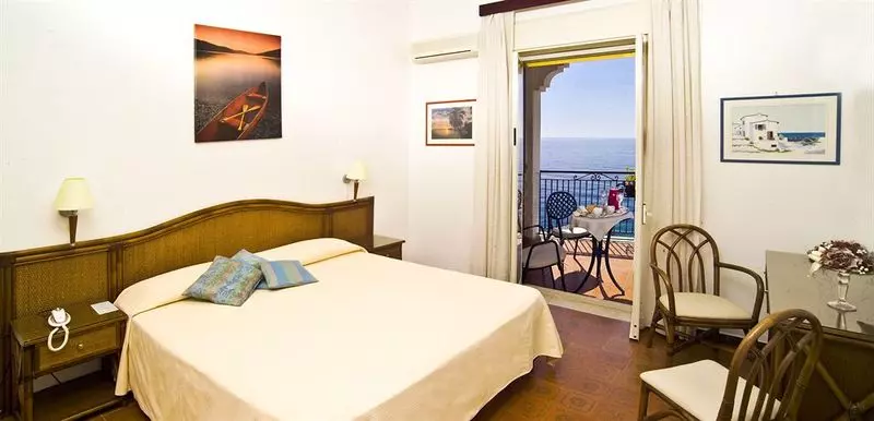 Triple Room Sea View, Park Hotel Silemi