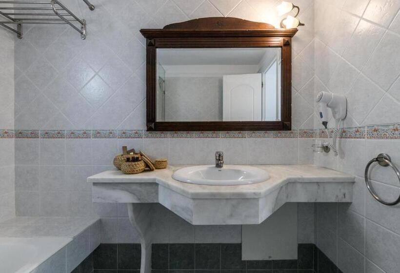 غرفة سوبيريور مطلّة علي البحر, Pelican Bay