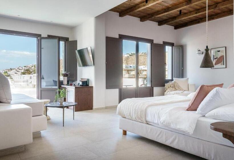 جناح سوبيريور, Pelican Bay