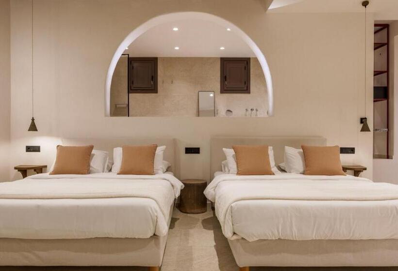 جناح سوبيريور, Pelican Bay