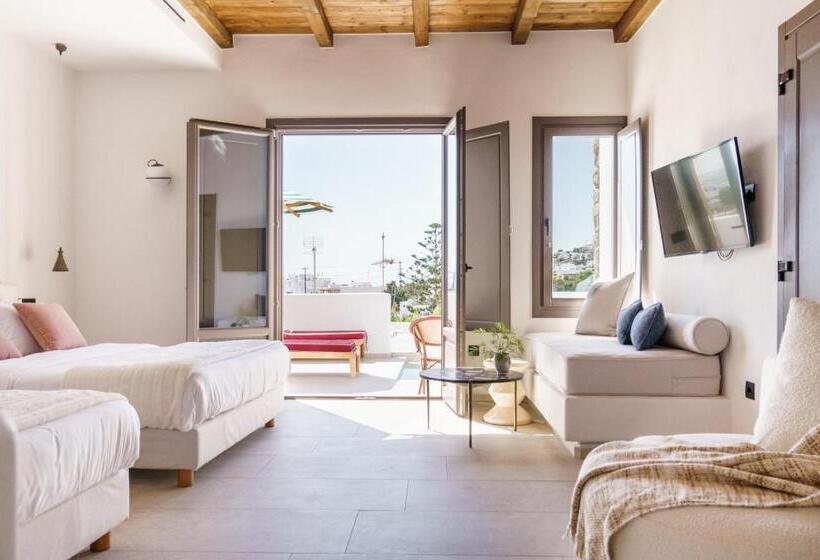 جناح سوبيريور, Pelican Bay