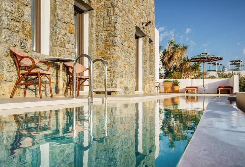 جناح سوبيريور, Pelican Bay