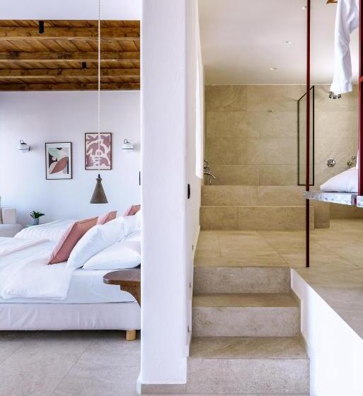 جناح سوبيريور, Pelican Bay