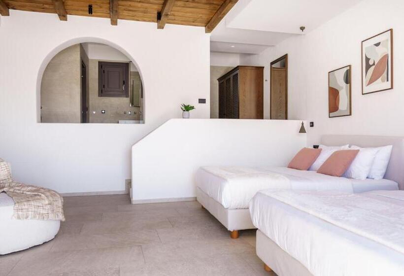 جناح سوبيريور, Pelican Bay