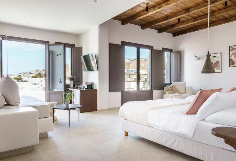 جناح سوبيريور, Pelican Bay