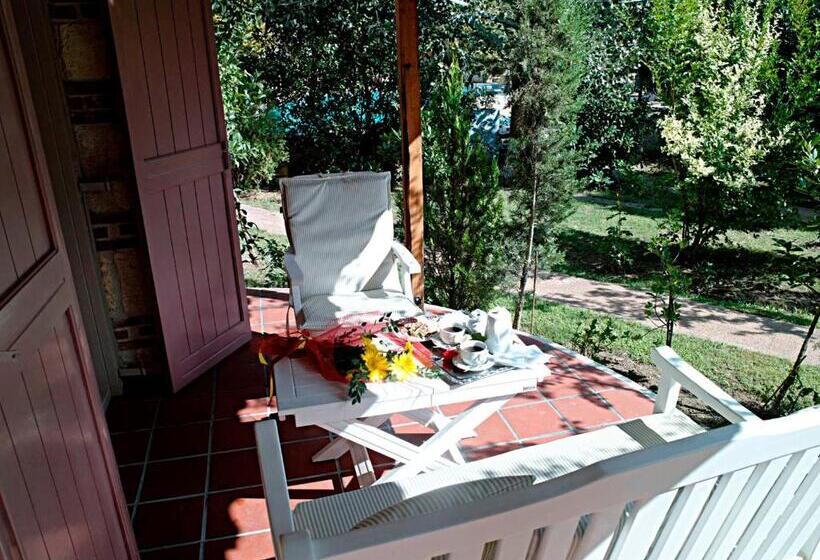 Полулюкс, Petrino Eco Village