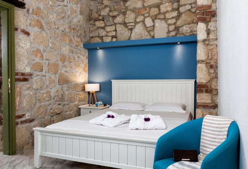 חדר משפחתי, Petrino Eco Village