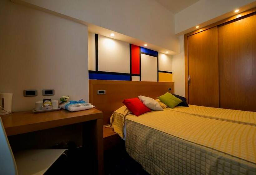 اتاق استاندارد سه نفره, Planet