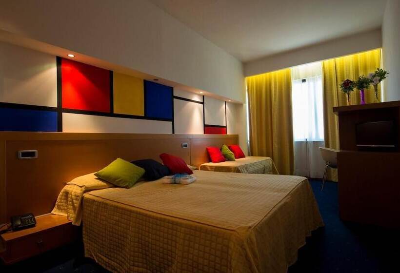 اتاق لوکس, Planet