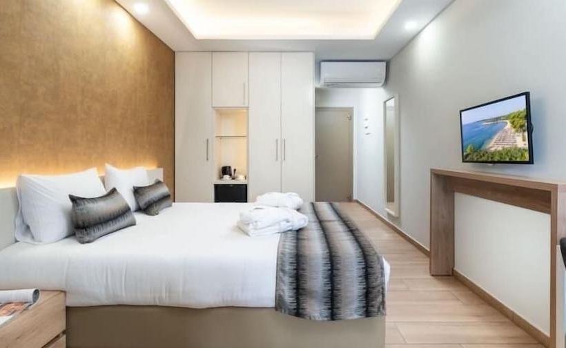 جناح جونيور مطل على الحديقة, Poseidon Resort