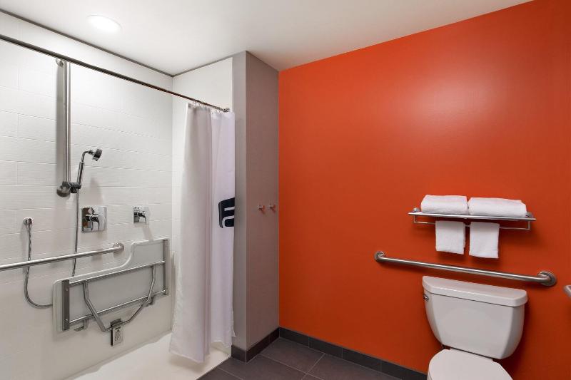 اتاق لوکس, Residenza Paolo Vi