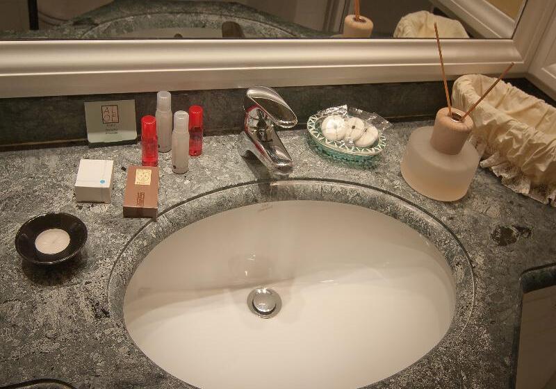 سوییت جونیور, Residenza Paolo Vi