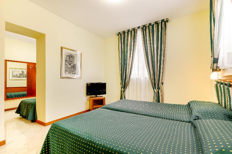 اتاق استاندارد سه نفره, Residenza Paolo Vi